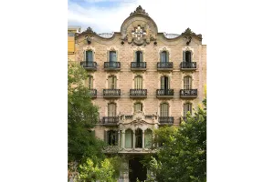 UNSERE SCHULE IN BARCELONA 1